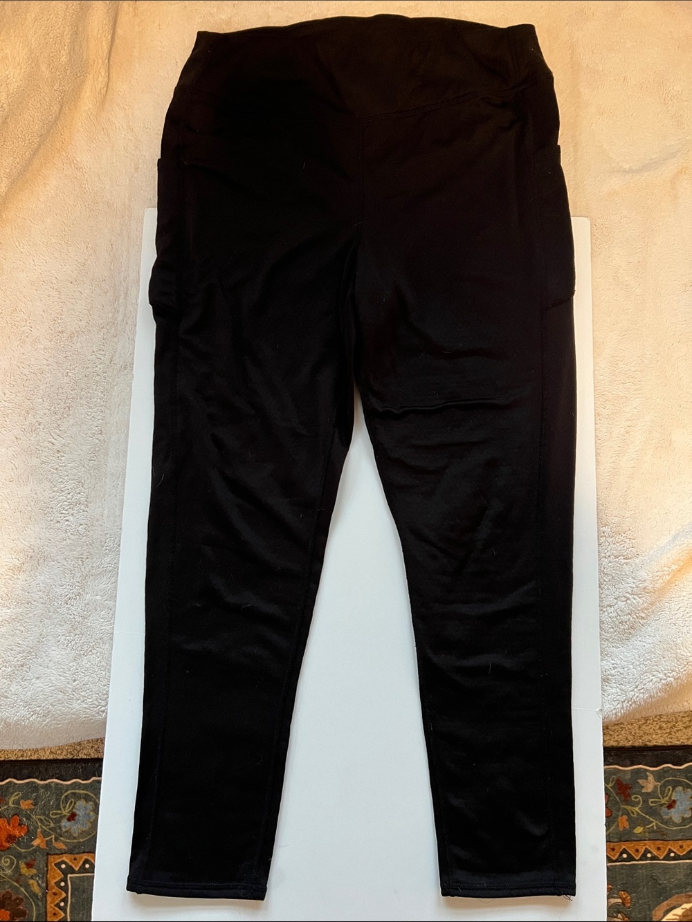 Black High-Waist Leggings with Side Pockets and Interior Fleece “Grid Warmth”